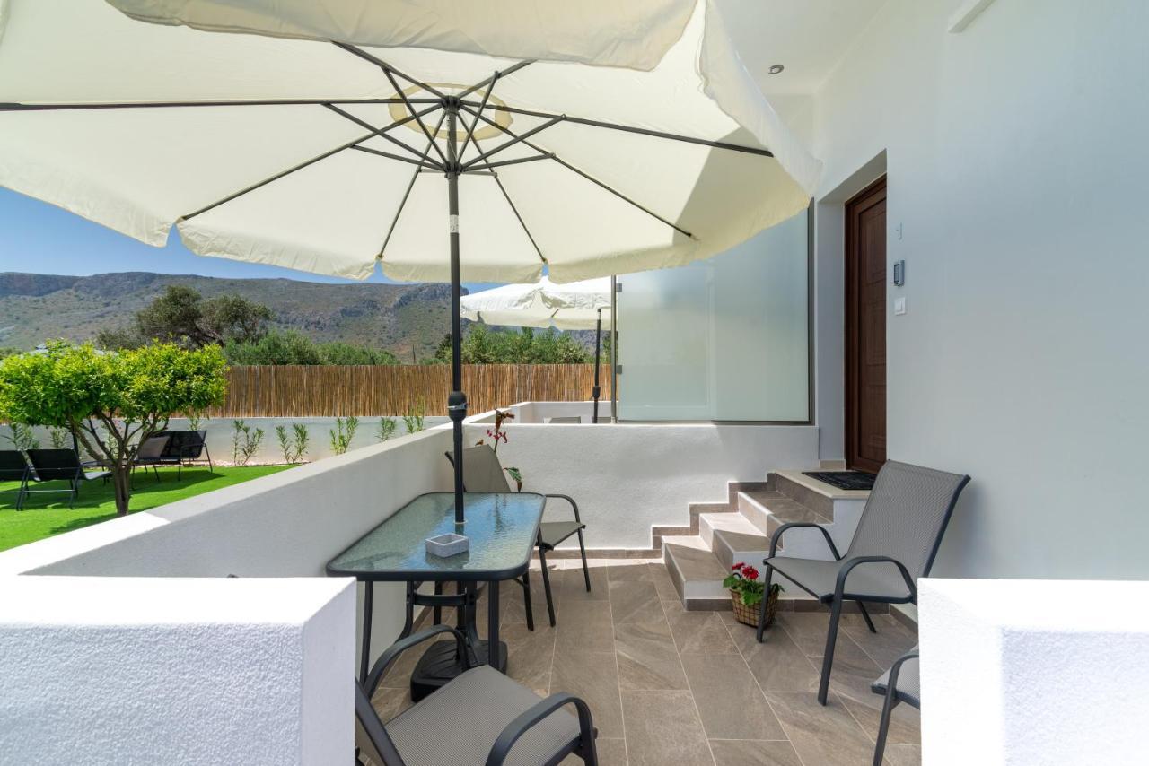 Cozy House With Pool Near Beach Gazi Exterior foto