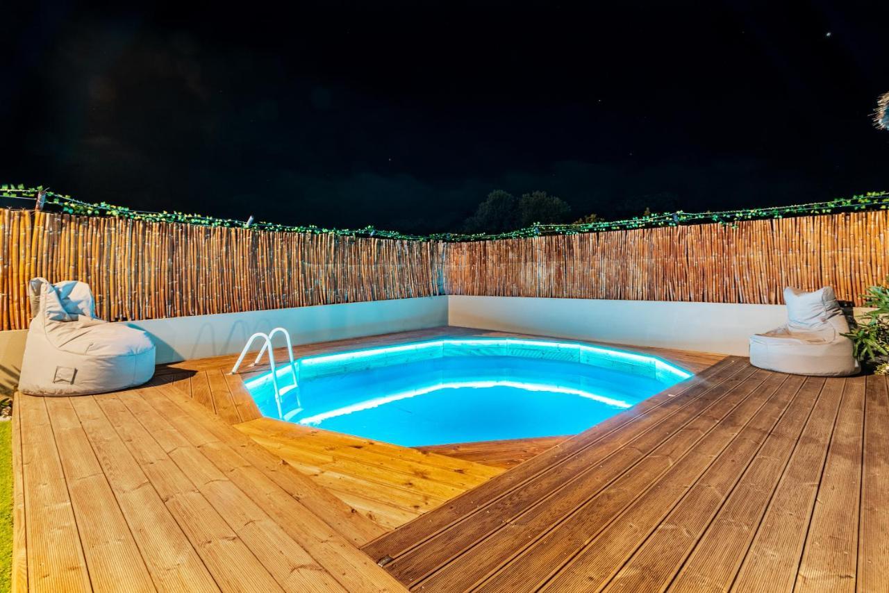 Cozy House With Pool Near Beach Gazi Exterior foto