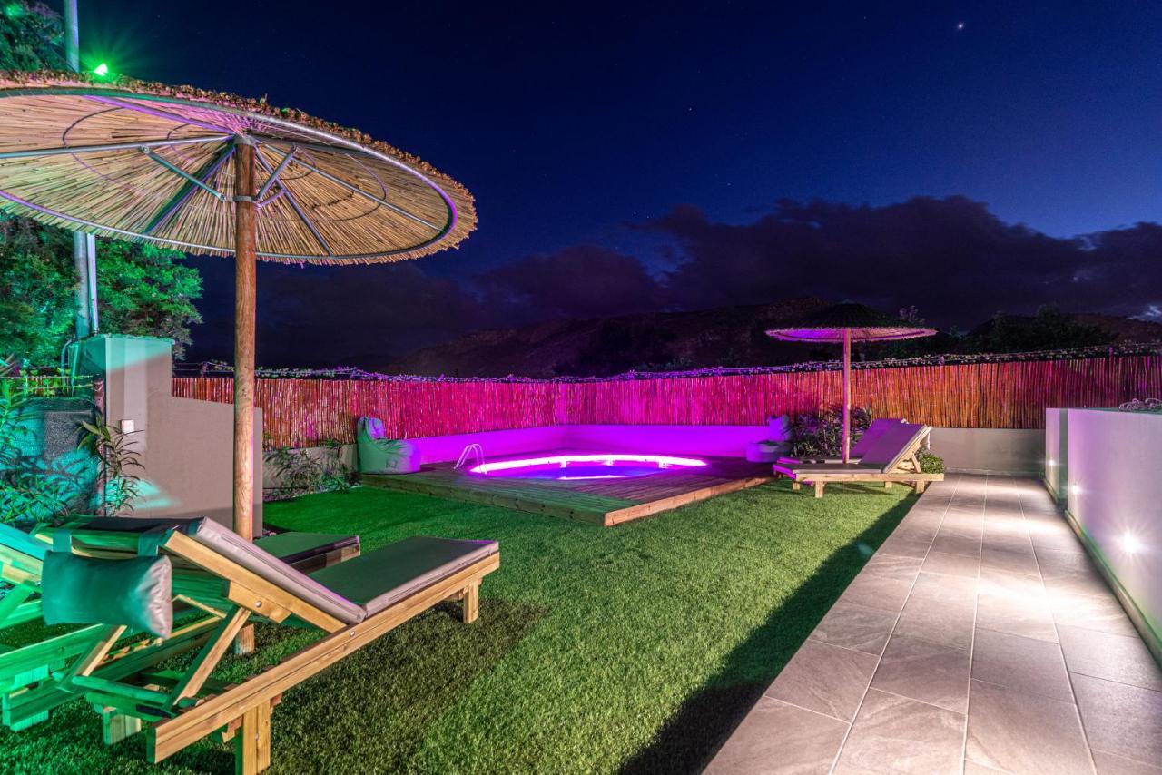 Cozy House With Pool Near Beach Gazi Exterior foto